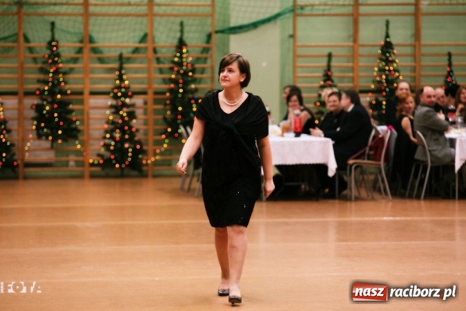 Zdjęcie w galerii na portalu naszraciborz.pl: Sezon studni&oacute;wek rozpoczęty - I LO im. Kasprowicza wybrało Arenę Rafako FOTO I WIDEO wiadomości z regionu