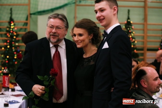Zdjęcie w galerii na portalu naszraciborz.pl: Sezon studni&oacute;wek rozpoczęty - I LO im. Kasprowicza wybrało Arenę Rafako FOTO I WIDEO wiadomości z regionu