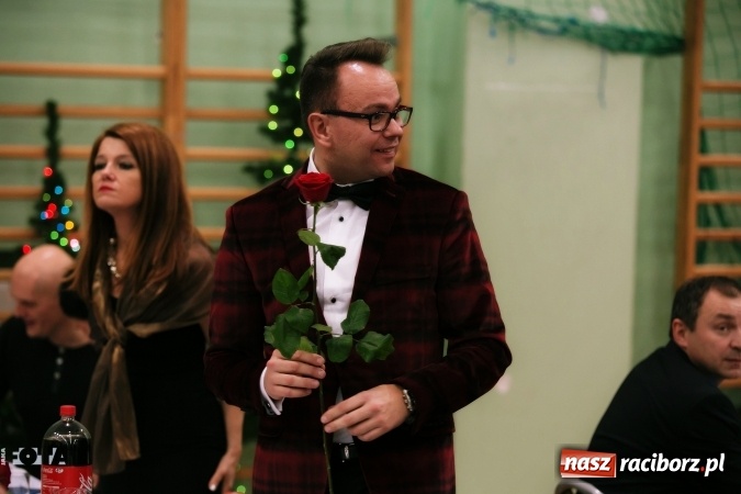 Zdjęcie w galerii na portalu naszraciborz.pl: Sezon studni&oacute;wek rozpoczęty - I LO im. Kasprowicza wybrało Arenę Rafako FOTO I WIDEO wiadomości z regionu