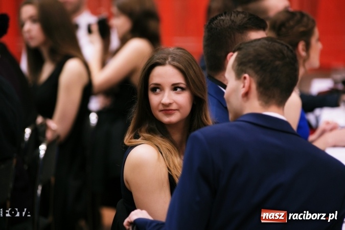 Zdjęcie w galerii na portalu naszraciborz.pl: Sezon studni&oacute;wek rozpoczęty - I LO im. Kasprowicza wybrało Arenę Rafako FOTO I WIDEO wiadomości z regionu