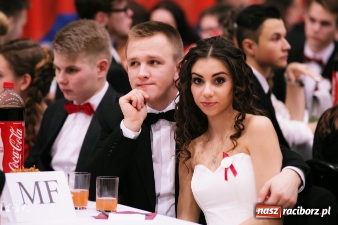 Zdjęcie w galerii na portalu naszraciborz.pl: Sezon studni&oacute;wek rozpoczęty - I LO im. Kasprowicza wybrało Arenę Rafako FOTO I WIDEO wiadomości z regionu