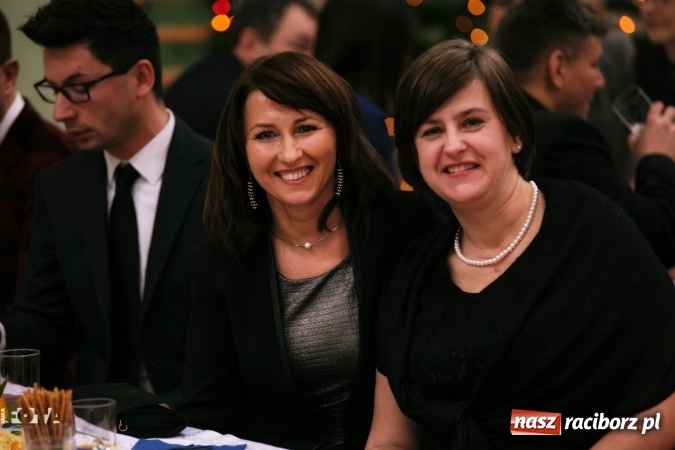 Zdjęcie w galerii na portalu naszraciborz.pl: Sezon studni&oacute;wek rozpoczęty - I LO im. Kasprowicza wybrało Arenę Rafako FOTO I WIDEO wiadomości z regionu