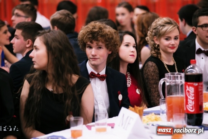 Zdjęcie w galerii na portalu naszraciborz.pl: Sezon studni&oacute;wek rozpoczęty - I LO im. Kasprowicza wybrało Arenę Rafako FOTO I WIDEO wiadomości z regionu