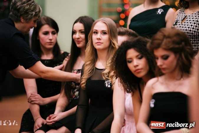 Zdjęcie w galerii na portalu naszraciborz.pl: Sezon studni&oacute;wek rozpoczęty - I LO im. Kasprowicza wybrało Arenę Rafako FOTO I WIDEO wiadomości z regionu