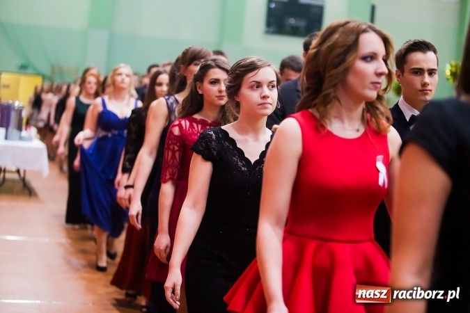 Zdjęcie w galerii na portalu naszraciborz.pl: Sezon studni&oacute;wek rozpoczęty - I LO im. Kasprowicza wybrało Arenę Rafako FOTO I WIDEO wiadomości z regionu