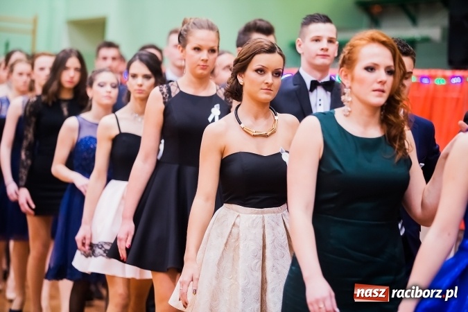 Zdjęcie w galerii na portalu naszraciborz.pl: Sezon studni&oacute;wek rozpoczęty - I LO im. Kasprowicza wybrało Arenę Rafako FOTO I WIDEO wiadomości z regionu