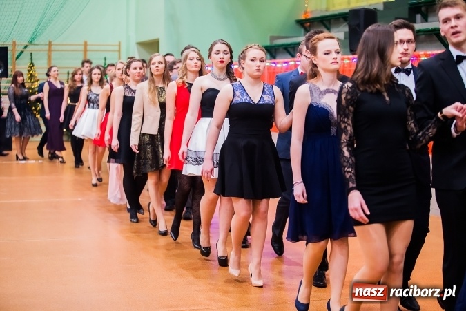 Zdjęcie w galerii na portalu naszraciborz.pl: Sezon studni&oacute;wek rozpoczęty - I LO im. Kasprowicza wybrało Arenę Rafako FOTO I WIDEO wiadomości z regionu