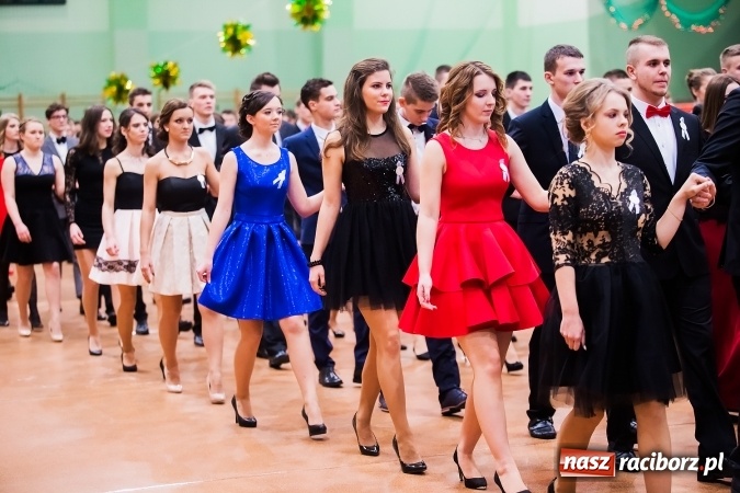 Zdjęcie w galerii na portalu naszraciborz.pl: Sezon studni&oacute;wek rozpoczęty - I LO im. Kasprowicza wybrało Arenę Rafako FOTO I WIDEO wiadomości z regionu