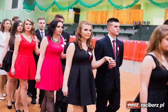 Zdjęcie w galerii na portalu naszraciborz.pl: Sezon studni&oacute;wek rozpoczęty - I LO im. Kasprowicza wybrało Arenę Rafako FOTO I WIDEO wiadomości z regionu