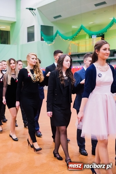 Zdjęcie w galerii na portalu naszraciborz.pl: Sezon studni&oacute;wek rozpoczęty - I LO im. Kasprowicza wybrało Arenę Rafako FOTO I WIDEO wiadomości z regionu