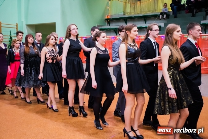 Zdjęcie w galerii na portalu naszraciborz.pl: Sezon studni&oacute;wek rozpoczęty - I LO im. Kasprowicza wybrało Arenę Rafako FOTO I WIDEO wiadomości z regionu