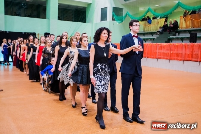 Zdjęcie w galerii na portalu naszraciborz.pl: Sezon studni&oacute;wek rozpoczęty - I LO im. Kasprowicza wybrało Arenę Rafako FOTO I WIDEO wiadomości z regionu