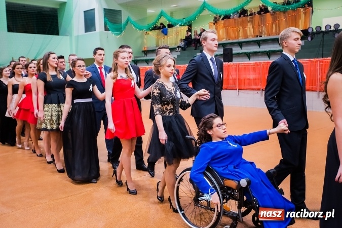Zdjęcie w galerii na portalu naszraciborz.pl: Sezon studni&oacute;wek rozpoczęty - I LO im. Kasprowicza wybrało Arenę Rafako FOTO I WIDEO wiadomości z regionu