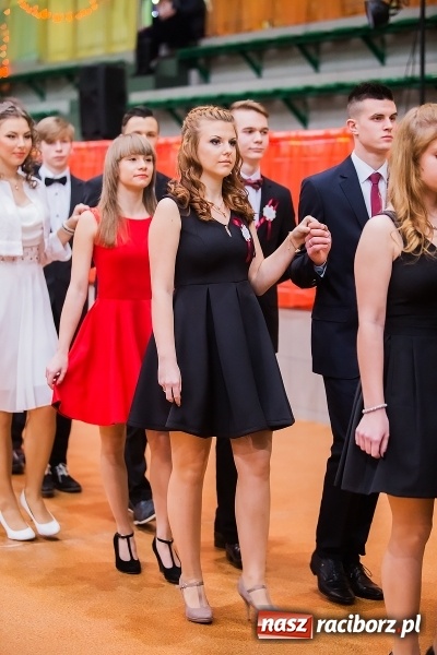 Zdjęcie w galerii na portalu naszraciborz.pl: Sezon studni&oacute;wek rozpoczęty - I LO im. Kasprowicza wybrało Arenę Rafako FOTO I WIDEO wiadomości z regionu