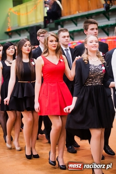 Zdjęcie w galerii na portalu naszraciborz.pl: Sezon studni&oacute;wek rozpoczęty - I LO im. Kasprowicza wybrało Arenę Rafako FOTO I WIDEO wiadomości z regionu