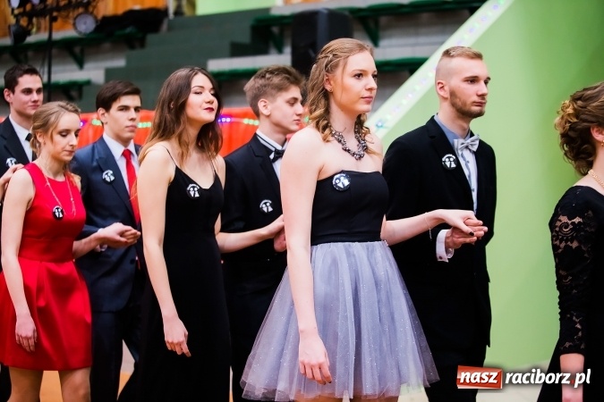 Zdjęcie w galerii na portalu naszraciborz.pl: Sezon studni&oacute;wek rozpoczęty - I LO im. Kasprowicza wybrało Arenę Rafako FOTO I WIDEO wiadomości z regionu