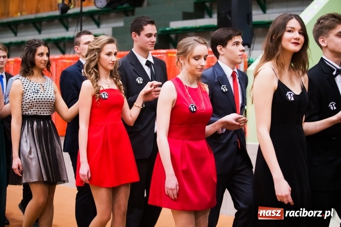 Zdjęcie w galerii na portalu naszraciborz.pl: Sezon studni&oacute;wek rozpoczęty - I LO im. Kasprowicza wybrało Arenę Rafako FOTO I WIDEO wiadomości z regionu
