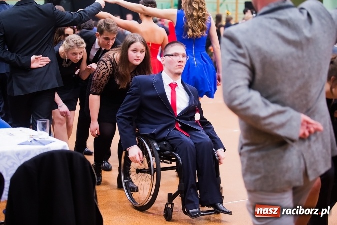 Zdjęcie w galerii na portalu naszraciborz.pl: Sezon studni&oacute;wek rozpoczęty - I LO im. Kasprowicza wybrało Arenę Rafako FOTO I WIDEO wiadomości z regionu