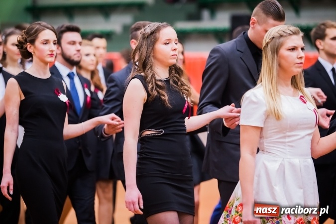 Zdjęcie w galerii na portalu naszraciborz.pl: Sezon studni&oacute;wek rozpoczęty - I LO im. Kasprowicza wybrało Arenę Rafako FOTO I WIDEO wiadomości z regionu