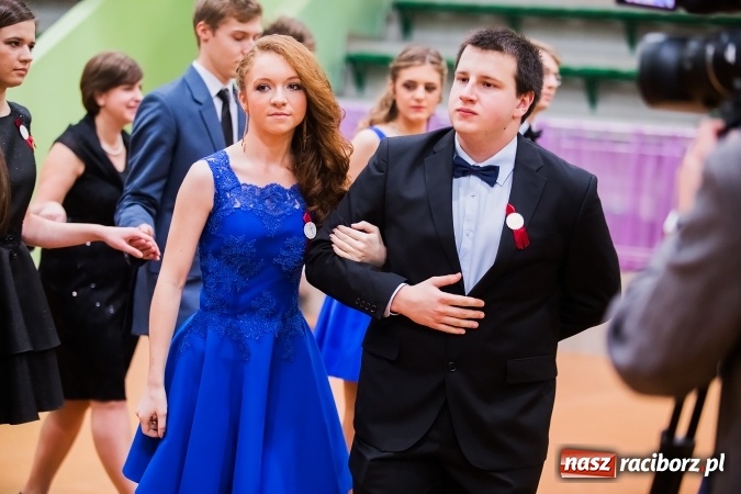 Zdjęcie w galerii na portalu naszraciborz.pl: Sezon studni&oacute;wek rozpoczęty - I LO im. Kasprowicza wybrało Arenę Rafako FOTO I WIDEO wiadomości z regionu