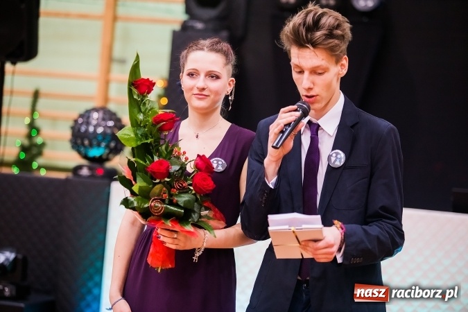 Zdjęcie w galerii na portalu naszraciborz.pl: Sezon studni&oacute;wek rozpoczęty - I LO im. Kasprowicza wybrało Arenę Rafako FOTO I WIDEO wiadomości z regionu