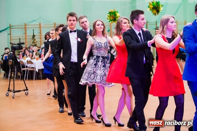 Zdjęcie w galerii na portalu naszraciborz.pl: Sezon studni&oacute;wek rozpoczęty - I LO im. Kasprowicza wybrało Arenę Rafako FOTO I WIDEO wiadomości z regionu