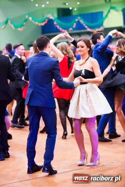 Zdjęcie w galerii na portalu naszraciborz.pl: Sezon studni&oacute;wek rozpoczęty - I LO im. Kasprowicza wybrało Arenę Rafako FOTO I WIDEO wiadomości z regionu