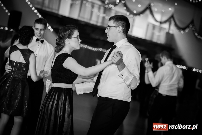 Zdjęcie w galerii na portalu naszraciborz.pl: Sezon studni&oacute;wek rozpoczęty - I LO im. Kasprowicza wybrało Arenę Rafako FOTO I WIDEO wiadomości z regionu