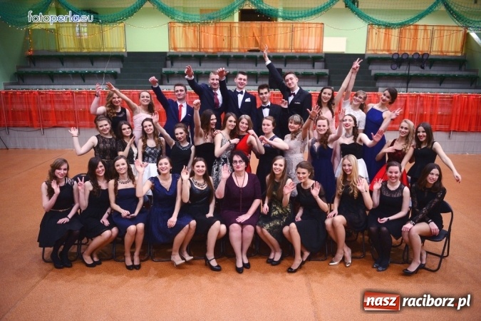 Zdjęcie w galerii na portalu naszraciborz.pl: Studniówka I LO w obiektywie studia FotoPerla.eu wiadomości z regionu