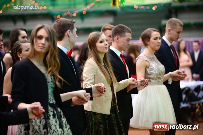Zdjęcie w galerii na portalu naszraciborz.pl: Studniówka I LO w obiektywie studia FotoPerla.eu wiadomości z regionu