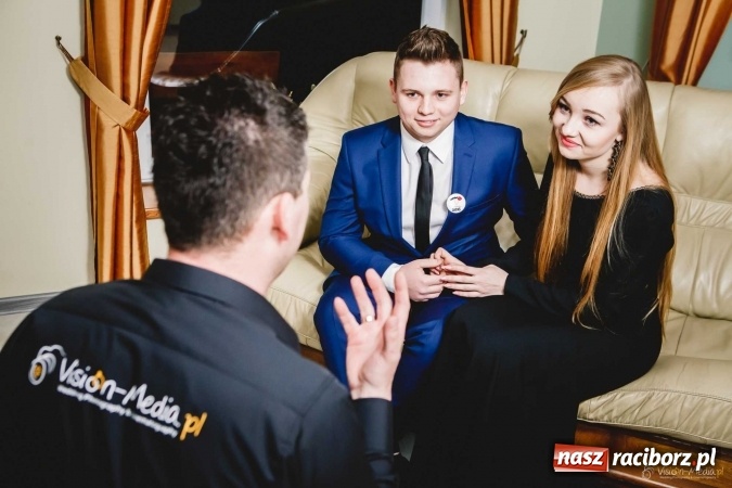 Zdjęcie w galerii na portalu naszraciborz.pl: Pierwsza studniówka Mechanika - trzy klasy bawiły się w Pogrzebieniu FOTO I WIDEO wiadomości z regionu