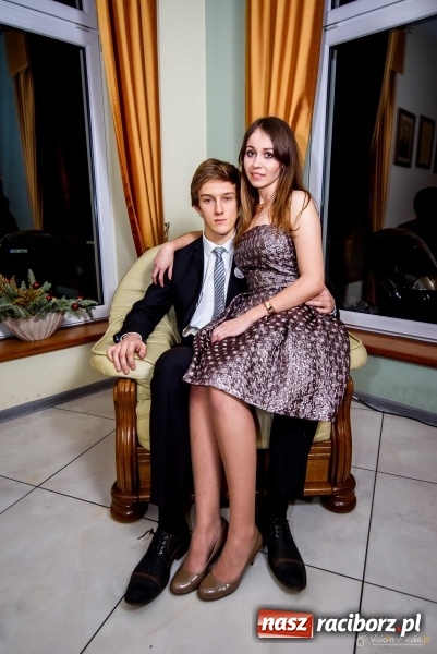 Zdjęcie w galerii na portalu naszraciborz.pl: Pierwsza studniówka Mechanika - trzy klasy bawiły się w Pogrzebieniu FOTO I WIDEO wiadomości z regionu