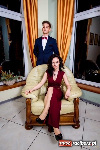 Zdjęcie w galerii na portalu naszraciborz.pl: Pierwsza studniówka Mechanika - trzy klasy bawiły się w Pogrzebieniu FOTO I WIDEO wiadomości z regionu