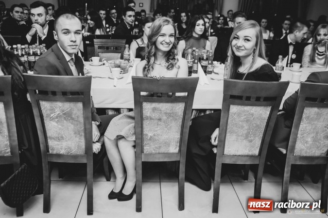 Zdjęcie w galerii na portalu naszraciborz.pl: Pierwsza studniówka Mechanika - trzy klasy bawiły się w Pogrzebieniu FOTO I WIDEO wiadomości z regionu