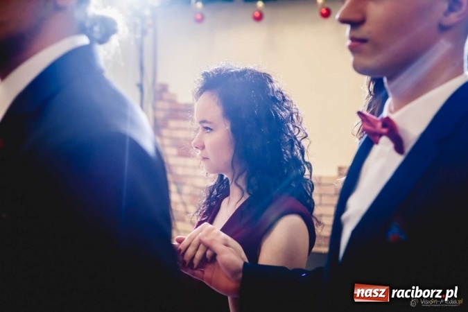 Zdjęcie w galerii na portalu naszraciborz.pl: Pierwsza studniówka Mechanika - trzy klasy bawiły się w Pogrzebieniu FOTO I WIDEO wiadomości z regionu