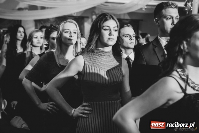 Zdjęcie w galerii na portalu naszraciborz.pl: Pierwsza studniówka Mechanika - trzy klasy bawiły się w Pogrzebieniu FOTO I WIDEO wiadomości z regionu