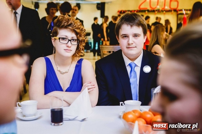 Zdjęcie w galerii na portalu naszraciborz.pl: Pierwsza studniówka Mechanika - trzy klasy bawiły się w Pogrzebieniu FOTO I WIDEO wiadomości z regionu