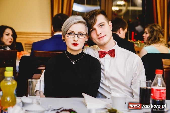 Zdjęcie w galerii na portalu naszraciborz.pl: Pierwsza studniówka Mechanika - trzy klasy bawiły się w Pogrzebieniu FOTO I WIDEO wiadomości z regionu