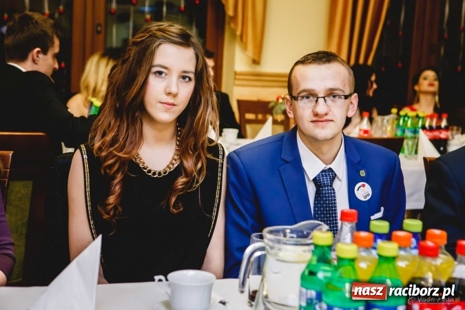 Zdjęcie w galerii na portalu naszraciborz.pl: Pierwsza studniówka Mechanika - trzy klasy bawiły się w Pogrzebieniu FOTO I WIDEO wiadomości z regionu