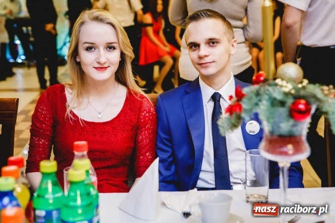 Zdjęcie w galerii na portalu naszraciborz.pl: Pierwsza studniówka Mechanika - trzy klasy bawiły się w Pogrzebieniu FOTO I WIDEO wiadomości z regionu