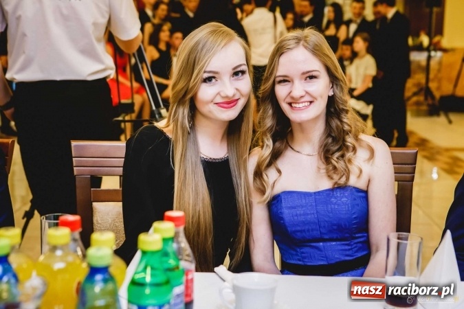 Zdjęcie w galerii na portalu naszraciborz.pl: Pierwsza studniówka Mechanika - trzy klasy bawiły się w Pogrzebieniu FOTO I WIDEO wiadomości z regionu