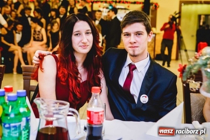 Zdjęcie w galerii na portalu naszraciborz.pl: Pierwsza studniówka Mechanika - trzy klasy bawiły się w Pogrzebieniu FOTO I WIDEO wiadomości z regionu