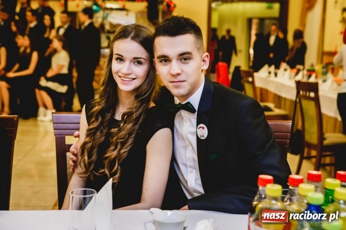 Zdjęcie w galerii na portalu naszraciborz.pl: Pierwsza studniówka Mechanika - trzy klasy bawiły się w Pogrzebieniu FOTO I WIDEO wiadomości z regionu