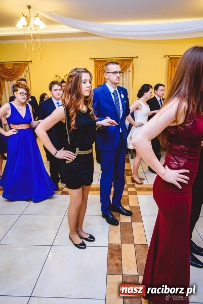 Zdjęcie w galerii na portalu naszraciborz.pl: Pierwsza studniówka Mechanika - trzy klasy bawiły się w Pogrzebieniu FOTO I WIDEO wiadomości z regionu