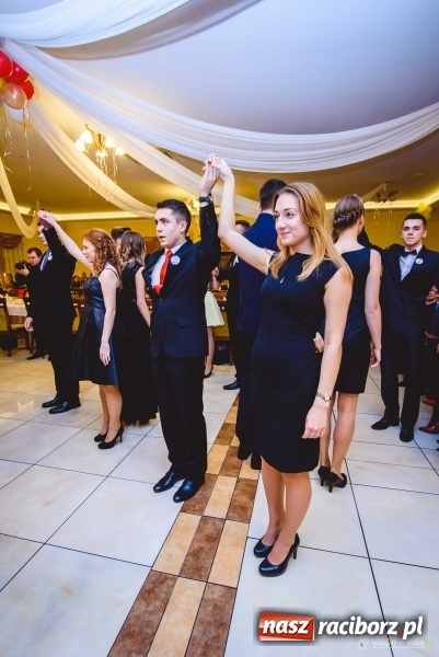 Zdjęcie w galerii na portalu naszraciborz.pl: Pierwsza studniówka Mechanika - trzy klasy bawiły się w Pogrzebieniu FOTO I WIDEO wiadomości z regionu