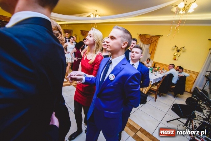 Zdjęcie w galerii na portalu naszraciborz.pl: Pierwsza studniówka Mechanika - trzy klasy bawiły się w Pogrzebieniu FOTO I WIDEO wiadomości z regionu