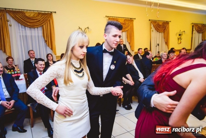 Zdjęcie w galerii na portalu naszraciborz.pl: Pierwsza studniówka Mechanika - trzy klasy bawiły się w Pogrzebieniu FOTO I WIDEO wiadomości z regionu