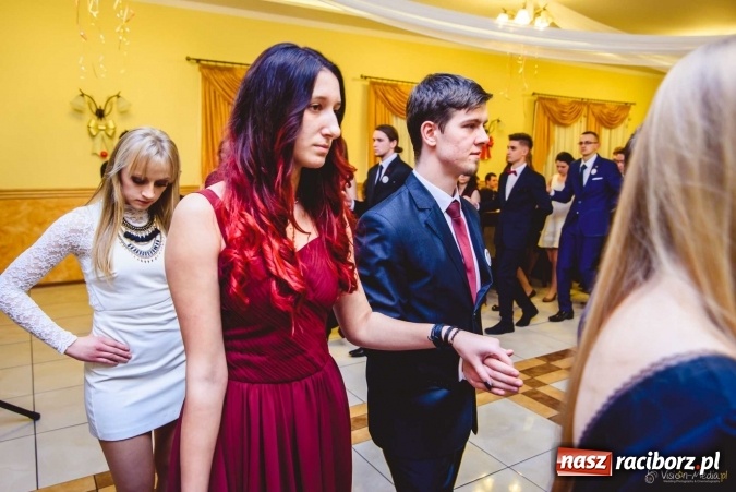 Zdjęcie w galerii na portalu naszraciborz.pl: Pierwsza studniówka Mechanika - trzy klasy bawiły się w Pogrzebieniu FOTO I WIDEO wiadomości z regionu