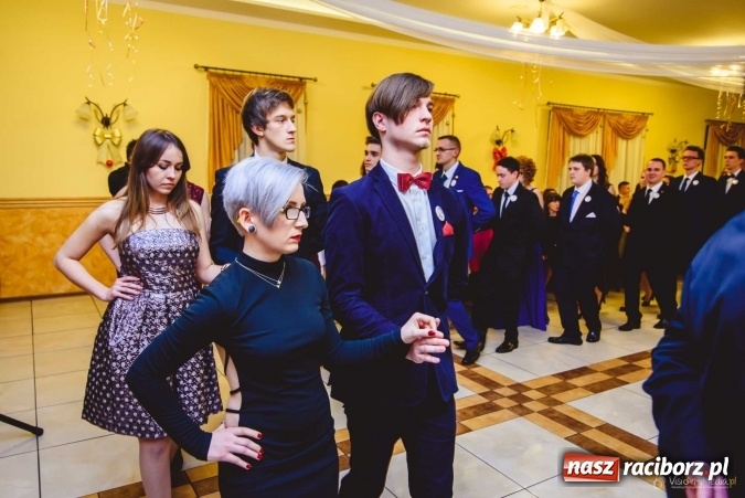 Zdjęcie w galerii na portalu naszraciborz.pl: Pierwsza studniówka Mechanika - trzy klasy bawiły się w Pogrzebieniu FOTO I WIDEO wiadomości z regionu