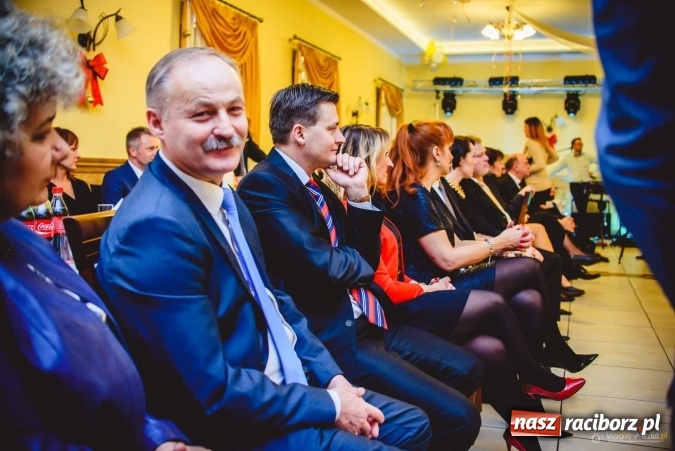 Zdjęcie w galerii na portalu naszraciborz.pl: Pierwsza studniówka Mechanika - trzy klasy bawiły się w Pogrzebieniu FOTO I WIDEO wiadomości z regionu